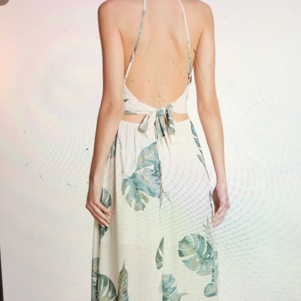 Dress Forum- High Neck Key hole front Maxi - Picture 2 of 7